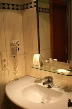 Garni Graf Von Oberg Lahstedt